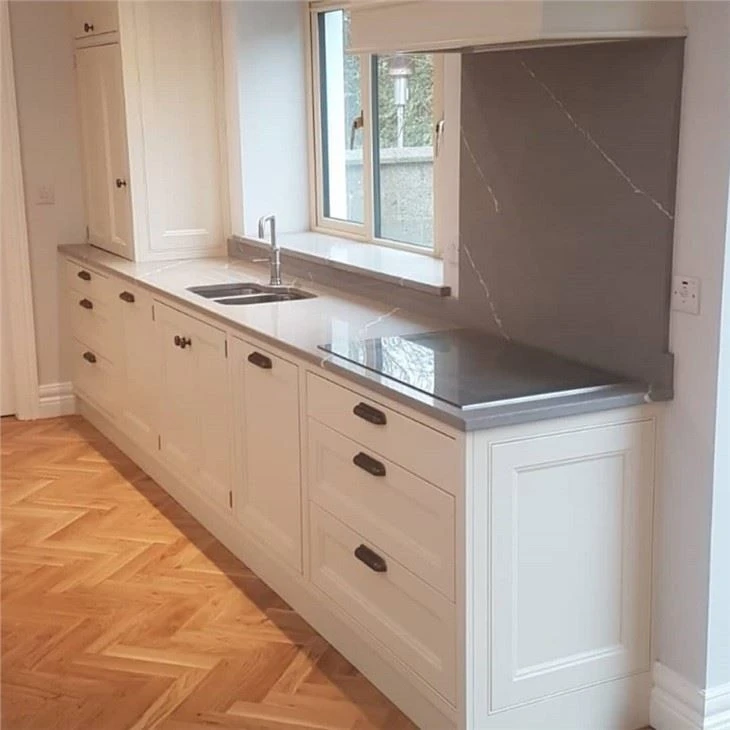 Pietra Grey Quartz kitchen countertop